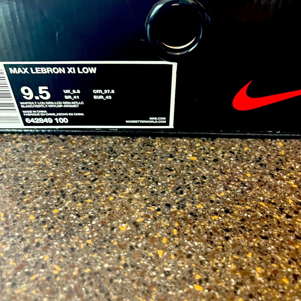 Max Lebron XI Low “Easter”, pre-owned, I never wore, comes with box